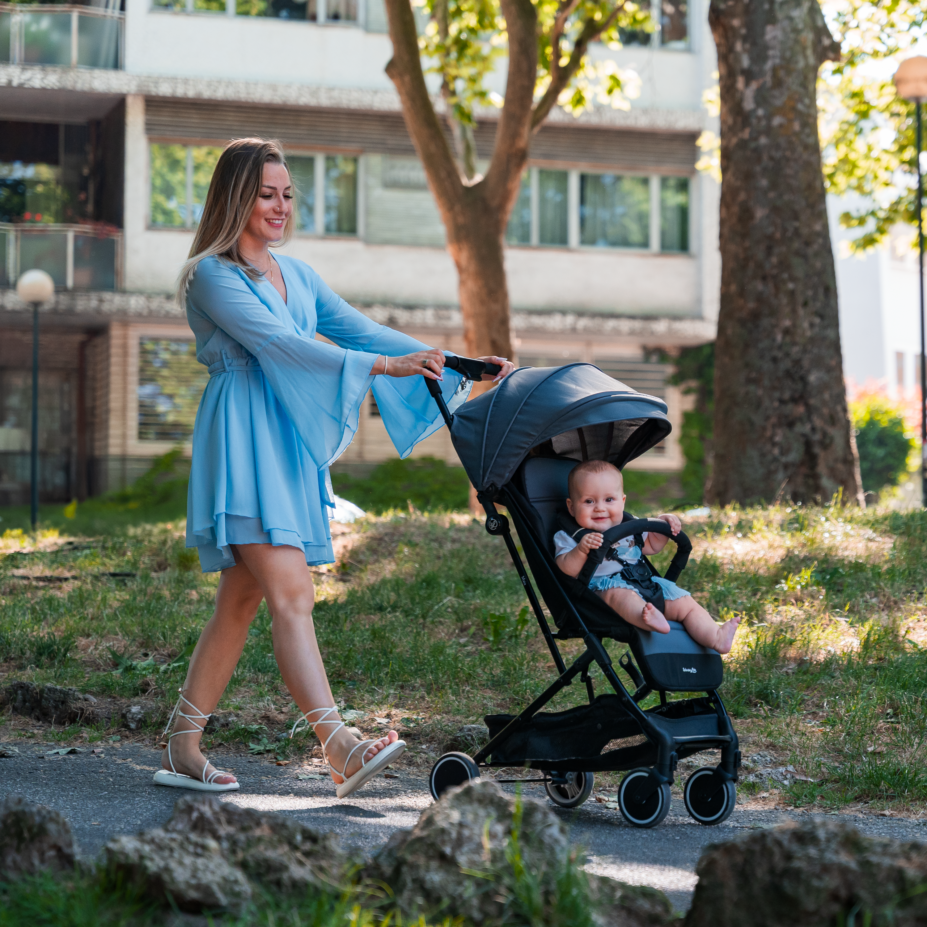 Passeggino Leggero Ed Ultracompatto Maia Grey